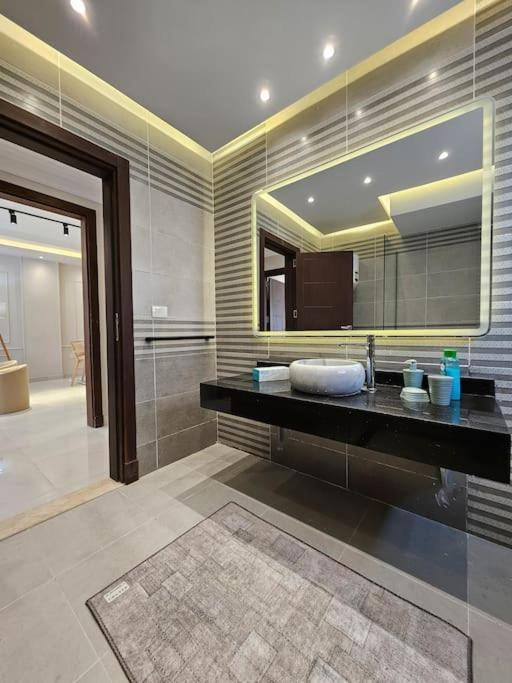 Luxury 2 Bedroom By A1 - 301 Apartment