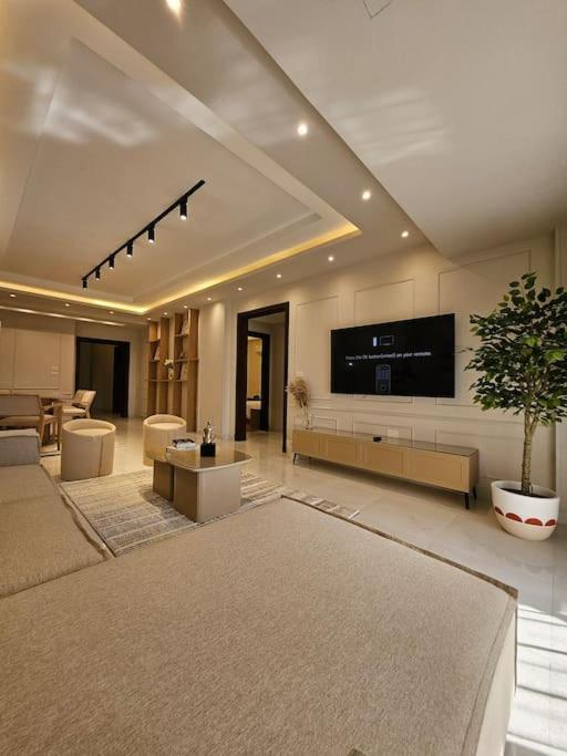 Luxury 2 Bedroom By A1 - 301