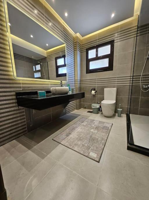 Luxury 2 Bedroom By A1 - 301 Apartment *